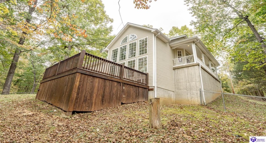 Columbine Court, Brandenburg, Kentucky 40108, ,2 BathroomsBathrooms,For Sale,Columbine Court,HK24004037