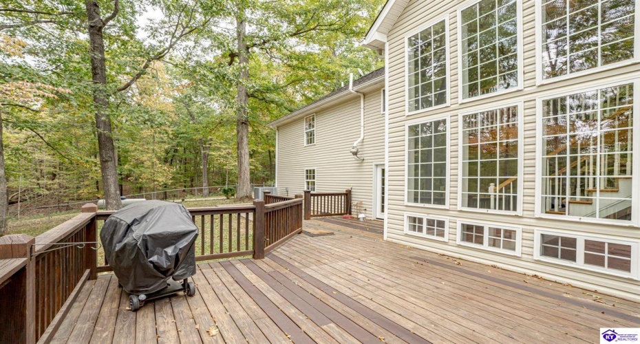 Columbine Court, Brandenburg, Kentucky 40108, ,2 BathroomsBathrooms,For Sale,Columbine Court,HK24004037