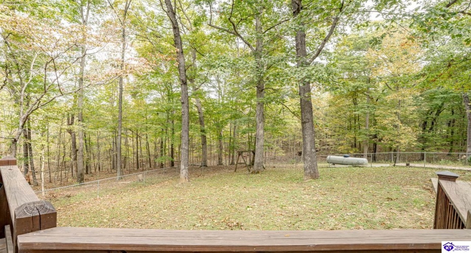 Columbine Court, Brandenburg, Kentucky 40108, ,2 BathroomsBathrooms,For Sale,Columbine Court,HK24004037