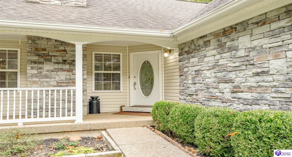 Columbine Court, Brandenburg, Kentucky 40108, ,2 BathroomsBathrooms,For Sale,Columbine Court,HK24004037