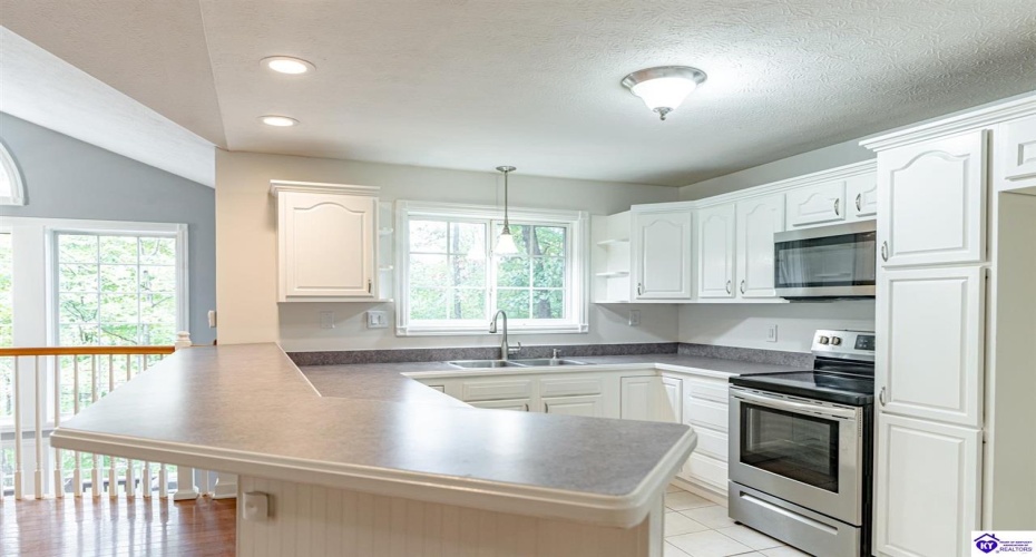 Columbine Court, Brandenburg, Kentucky 40108, ,2 BathroomsBathrooms,For Sale,Columbine Court,HK24004037