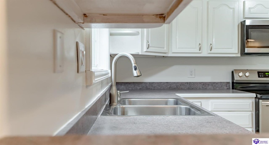 Columbine Court, Brandenburg, Kentucky 40108, ,2 BathroomsBathrooms,For Sale,Columbine Court,HK24004037