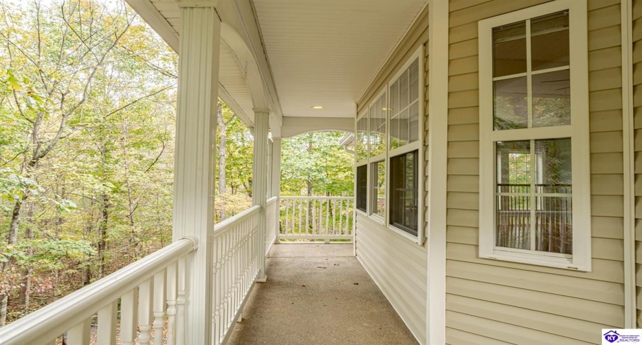 Columbine Court, Brandenburg, Kentucky 40108, ,2 BathroomsBathrooms,For Sale,Columbine Court,HK24004037