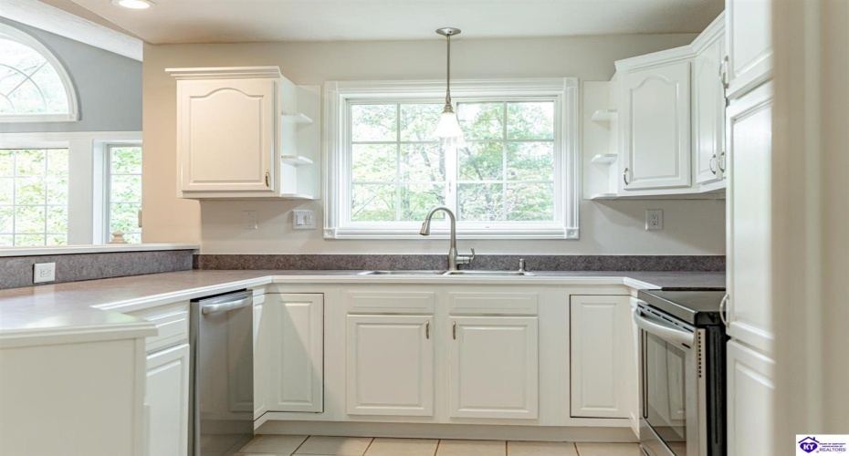 Columbine Court, Brandenburg, Kentucky 40108, ,2 BathroomsBathrooms,For Sale,Columbine Court,HK24004037