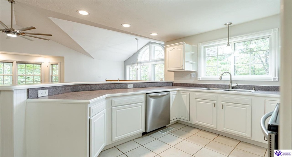 Columbine Court, Brandenburg, Kentucky 40108, ,2 BathroomsBathrooms,For Sale,Columbine Court,HK24004037