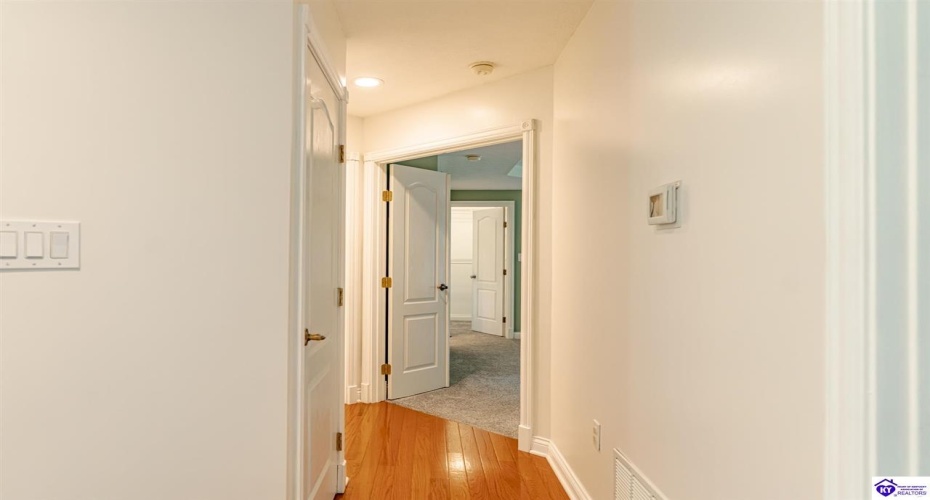 Columbine Court, Brandenburg, Kentucky 40108, ,2 BathroomsBathrooms,For Sale,Columbine Court,HK24004037