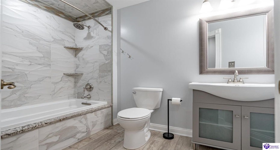 Columbine Court, Brandenburg, Kentucky 40108, ,2 BathroomsBathrooms,For Sale,Columbine Court,HK24004037