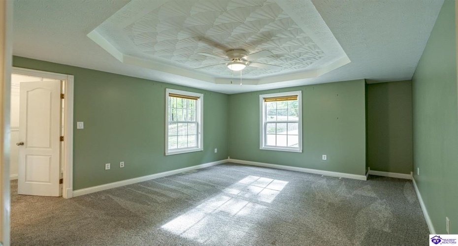 Columbine Court, Brandenburg, Kentucky 40108, ,2 BathroomsBathrooms,For Sale,Columbine Court,HK24004037