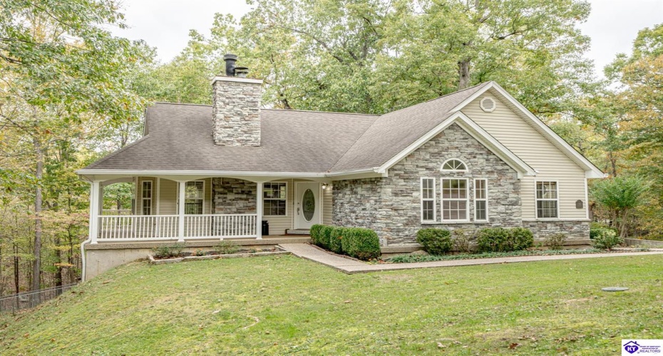 Columbine Court, Brandenburg, Kentucky 40108, ,2 BathroomsBathrooms,For Sale,Columbine Court,HK24004037