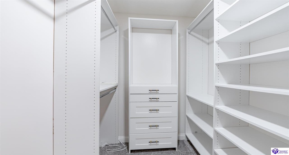 Columbine Court, Brandenburg, Kentucky 40108, ,2 BathroomsBathrooms,For Sale,Columbine Court,HK24004037