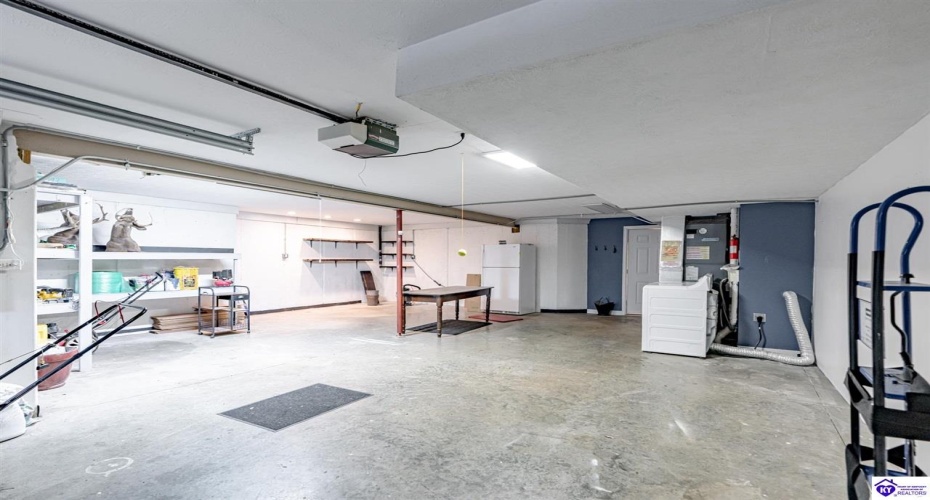 Columbine Court, Brandenburg, Kentucky 40108, ,2 BathroomsBathrooms,For Sale,Columbine Court,HK24004037