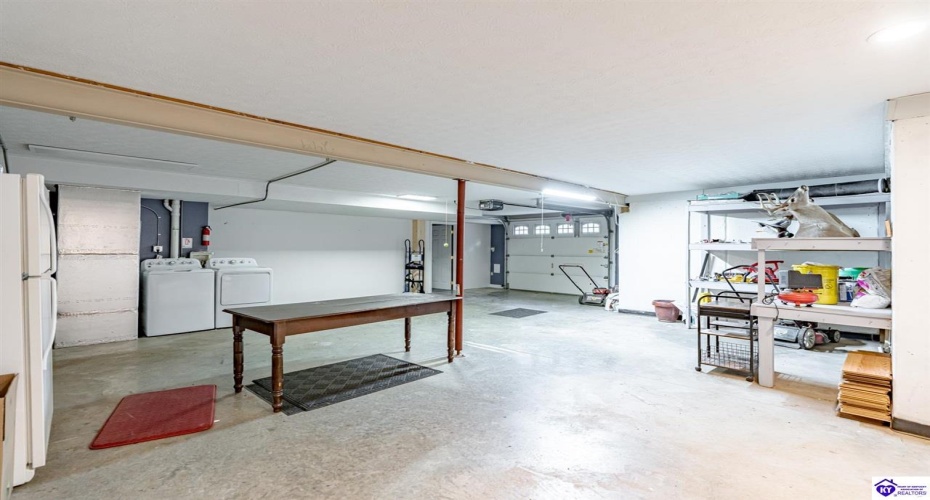 Columbine Court, Brandenburg, Kentucky 40108, ,2 BathroomsBathrooms,For Sale,Columbine Court,HK24004037