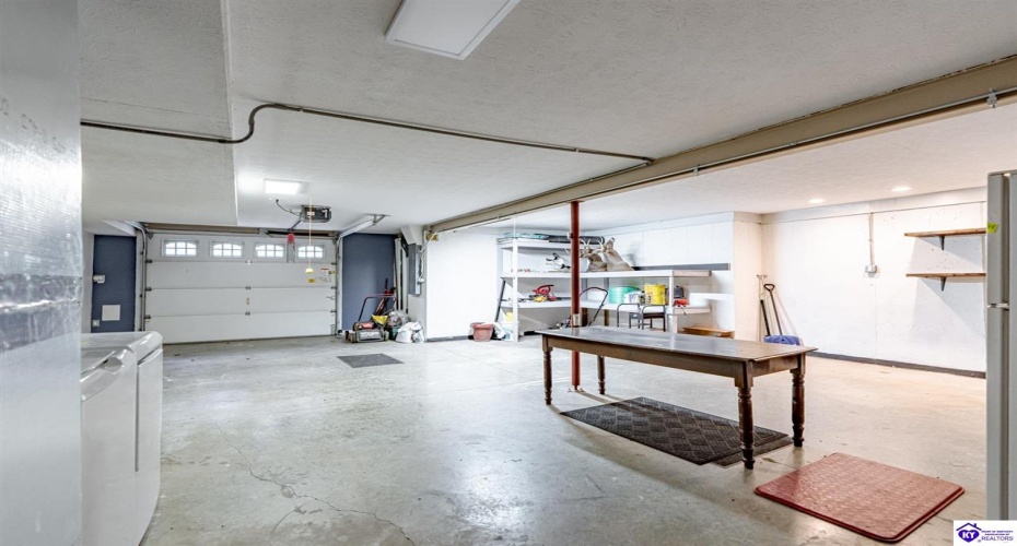 Columbine Court, Brandenburg, Kentucky 40108, ,2 BathroomsBathrooms,For Sale,Columbine Court,HK24004037