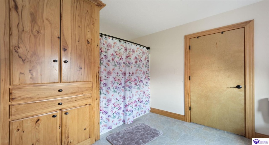 Sam Goodman Road, Munfordville, Kentucky 42765, ,3 BathroomsBathrooms,For Sale,Sam Goodman Road,HK24004204 Sam Goodman Road, Munfordville, Kentucky 42765, ,3 BathroomsBathrooms,For Sale,Sam Goodman Road,HK24004204