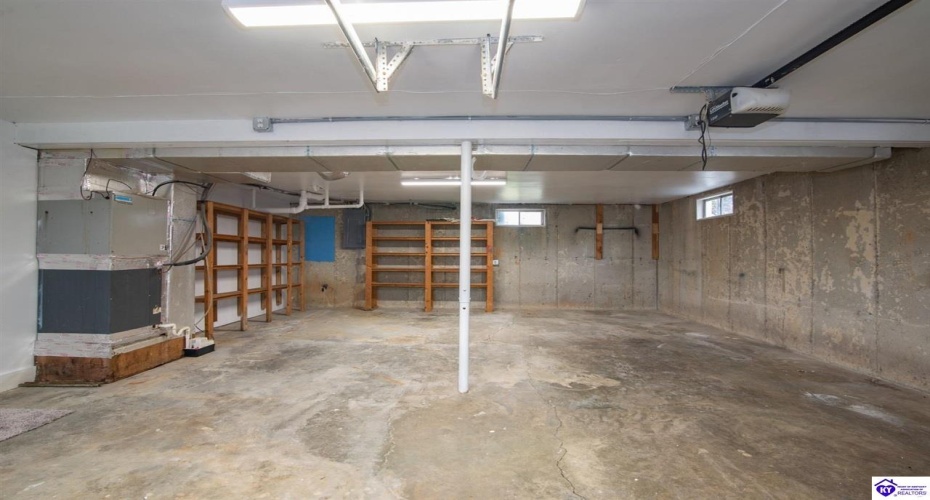 Hickory Hill Drive, Elizabethtown, Kentucky 42701, ,2 BathroomsBathrooms,For Sale,Hickory Hill Drive,HK24004205