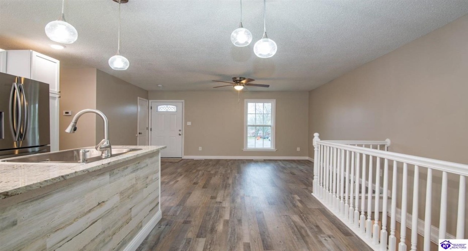 Hickory Hill Drive, Elizabethtown, Kentucky 42701, ,2 BathroomsBathrooms,For Sale,Hickory Hill Drive,HK24004205