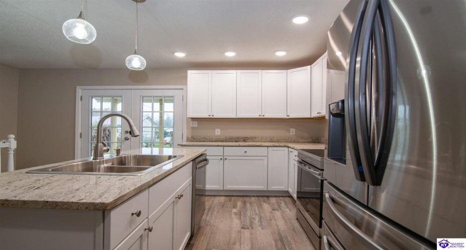 Hickory Hill Drive, Elizabethtown, Kentucky 42701, ,2 BathroomsBathrooms,For Sale,Hickory Hill Drive,HK24004205