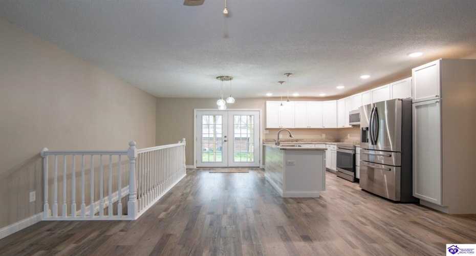 Hickory Hill Drive, Elizabethtown, Kentucky 42701, ,2 BathroomsBathrooms,For Sale,Hickory Hill Drive,HK24004205