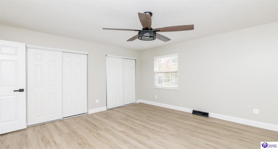 Shelton Road, Radcliff, Kentucky 40160, ,2 BathroomsBathrooms,For Sale,Shelton Road,HK24004206