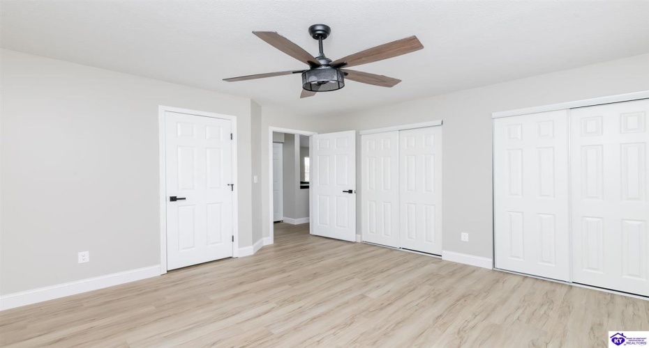 Shelton Road, Radcliff, Kentucky 40160, ,2 BathroomsBathrooms,For Sale,Shelton Road,HK24004206