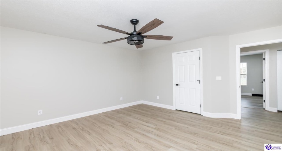 Shelton Road, Radcliff, Kentucky 40160, ,2 BathroomsBathrooms,For Sale,Shelton Road,HK24004206