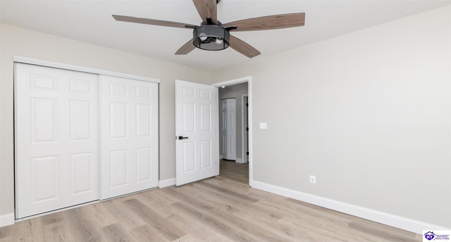 Shelton Road, Radcliff, Kentucky 40160, ,2 BathroomsBathrooms,For Sale,Shelton Road,HK24004206