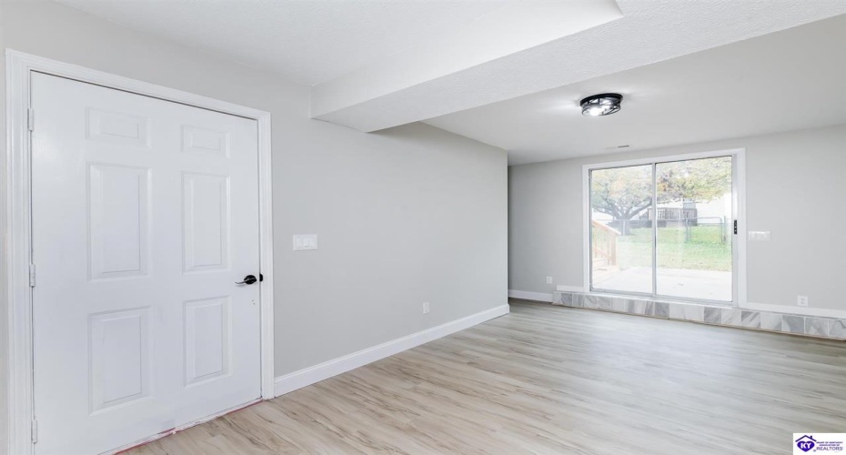 Shelton Road, Radcliff, Kentucky 40160, ,2 BathroomsBathrooms,For Sale,Shelton Road,HK24004206