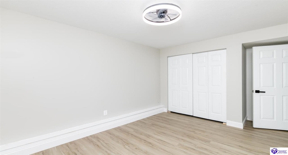 Shelton Road, Radcliff, Kentucky 40160, ,2 BathroomsBathrooms,For Sale,Shelton Road,HK24004206