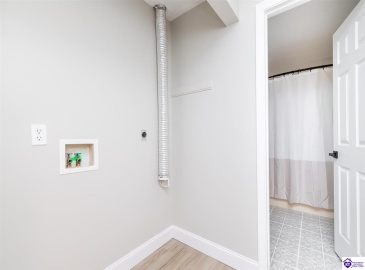 Shelton Road, Radcliff, Kentucky 40160, ,2 BathroomsBathrooms,For Sale,Shelton Road,HK24004206