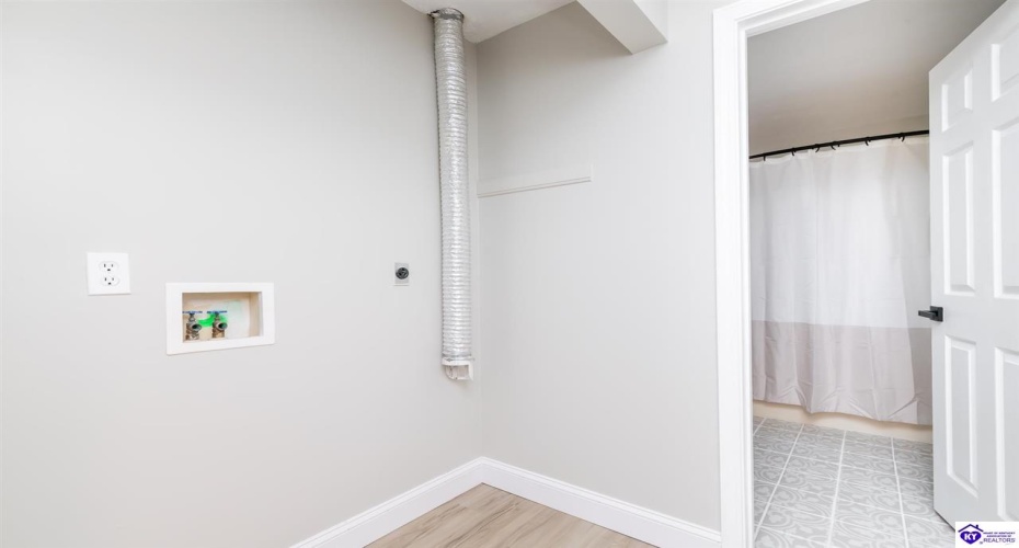 Shelton Road, Radcliff, Kentucky 40160, ,2 BathroomsBathrooms,For Sale,Shelton Road,HK24004206