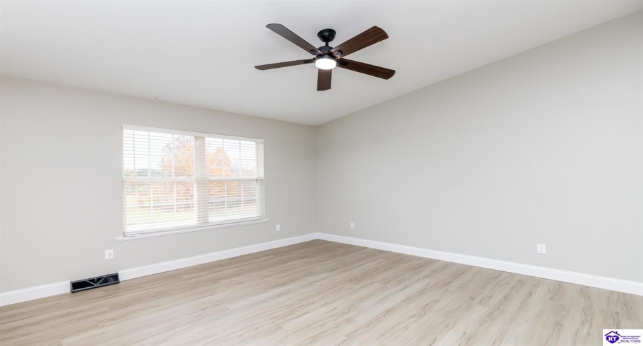 Shelton Road, Radcliff, Kentucky 40160, ,2 BathroomsBathrooms,For Sale,Shelton Road,HK24004206