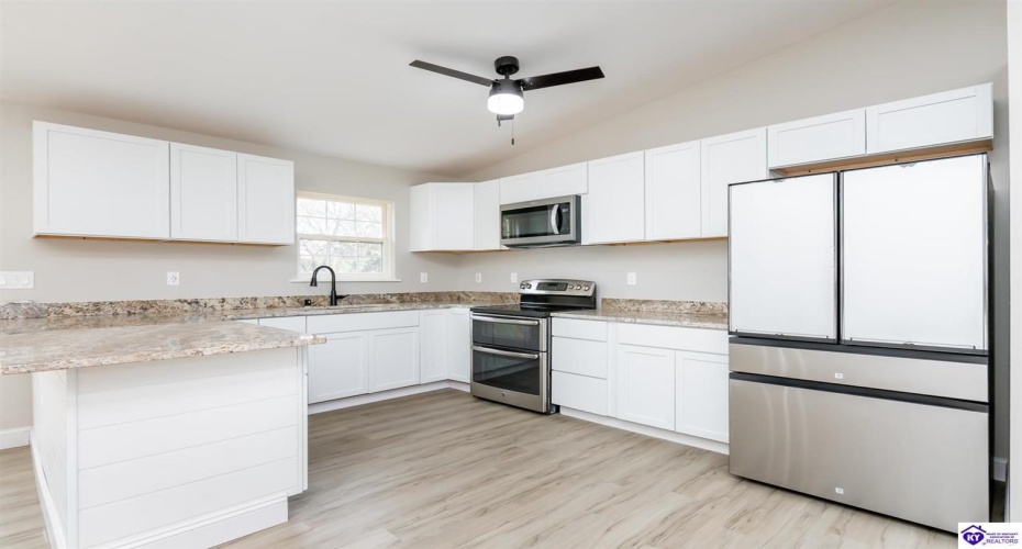 Shelton Road, Radcliff, Kentucky 40160, ,2 BathroomsBathrooms,For Sale,Shelton Road,HK24004206