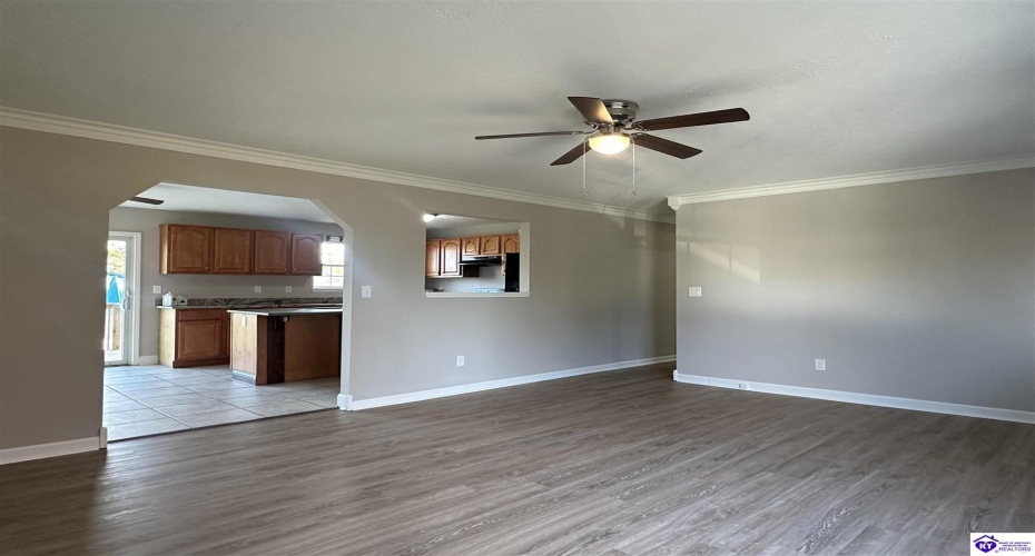 Peak Ln, Vine Grove, Kentucky 40175, ,2 BathroomsBathrooms,For Sale,Peak Ln,HK24004209