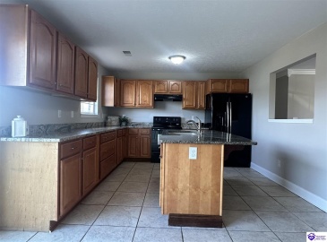 Peak Ln, Vine Grove, Kentucky 40175, ,2 BathroomsBathrooms,For Sale,Peak Ln,HK24004209