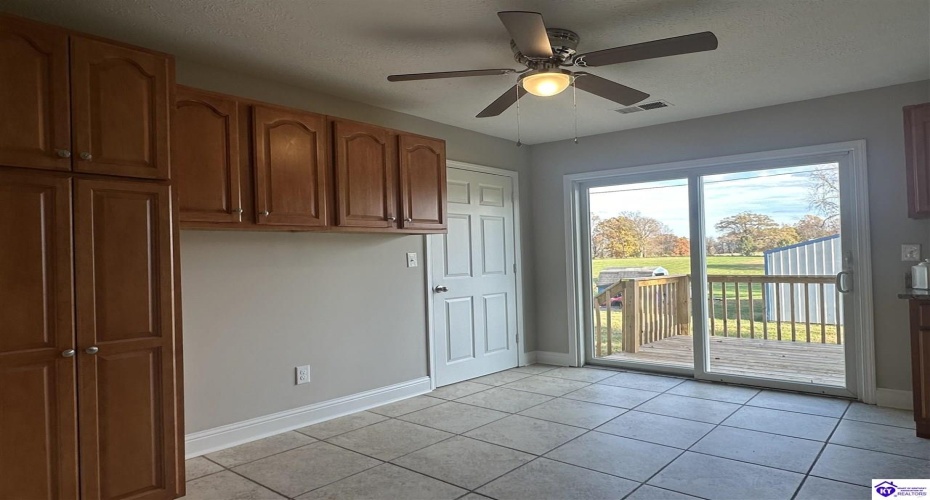 Peak Ln, Vine Grove, Kentucky 40175, ,2 BathroomsBathrooms,For Sale,Peak Ln,HK24004209