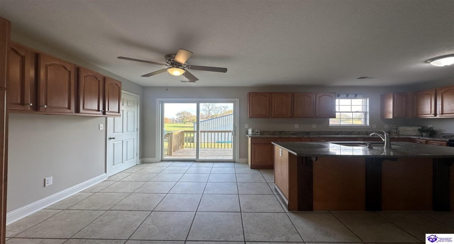 Peak Ln, Vine Grove, Kentucky 40175, ,2 BathroomsBathrooms,For Sale,Peak Ln,HK24004209