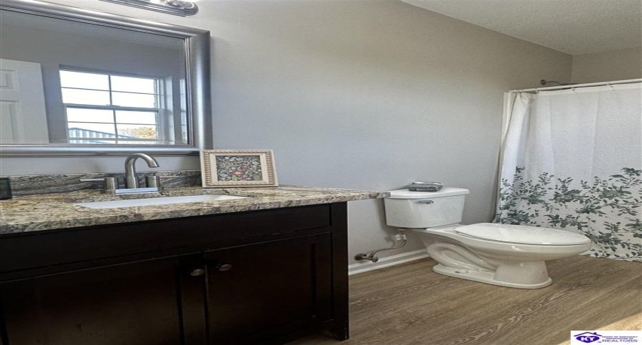 Peak Ln, Vine Grove, Kentucky 40175, ,2 BathroomsBathrooms,For Sale,Peak Ln,HK24004209