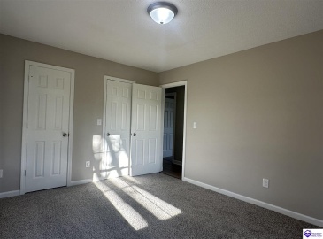 Peak Ln, Vine Grove, Kentucky 40175, ,2 BathroomsBathrooms,For Sale,Peak Ln,HK24004209