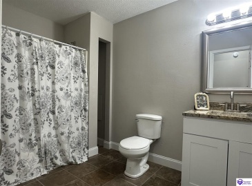 Peak Ln, Vine Grove, Kentucky 40175, ,2 BathroomsBathrooms,For Sale,Peak Ln,HK24004209