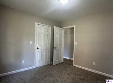 Peak Ln, Vine Grove, Kentucky 40175, ,2 BathroomsBathrooms,For Sale,Peak Ln,HK24004209