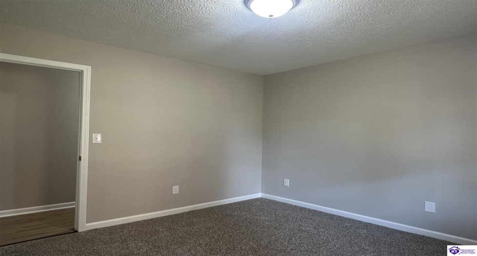 Peak Ln, Vine Grove, Kentucky 40175, ,2 BathroomsBathrooms,For Sale,Peak Ln,HK24004209