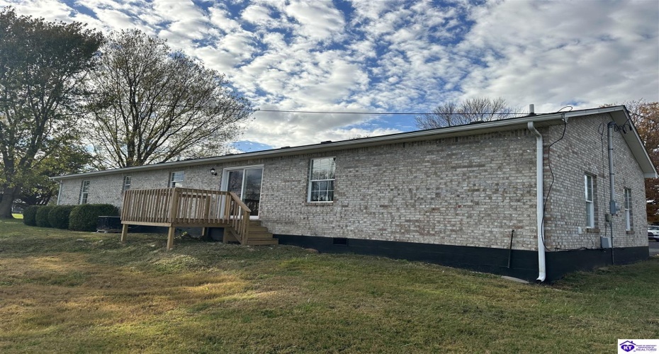 Peak Ln, Vine Grove, Kentucky 40175, ,2 BathroomsBathrooms,For Sale,Peak Ln,HK24004209