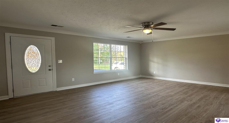 Peak Ln, Vine Grove, Kentucky 40175, ,2 BathroomsBathrooms,For Sale,Peak Ln,HK24004209