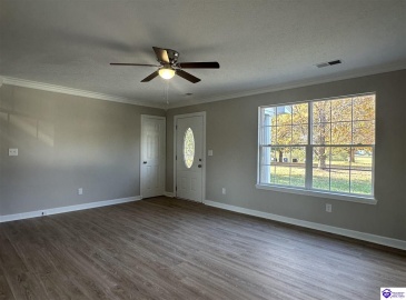 Peak Ln, Vine Grove, Kentucky 40175, ,2 BathroomsBathrooms,For Sale,Peak Ln,HK24004209