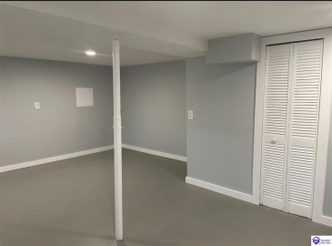 Village Drive, Elizabethtown, Kentucky 42701, ,1 BathroomBathrooms,For Sale,Village Drive,HK24004211