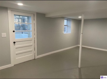 Village Drive, Elizabethtown, Kentucky 42701, ,1 BathroomBathrooms,For Sale,Village Drive,HK24004211