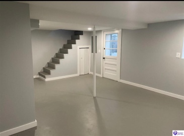 Village Drive, Elizabethtown, Kentucky 42701, ,1 BathroomBathrooms,For Sale,Village Drive,HK24004211