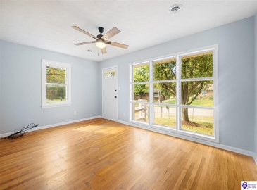 Village Drive, Elizabethtown, Kentucky 42701, ,1 BathroomBathrooms,For Sale,Village Drive,HK24004211