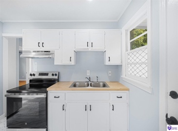 Village Drive, Elizabethtown, Kentucky 42701, ,1 BathroomBathrooms,For Sale,Village Drive,HK24004211