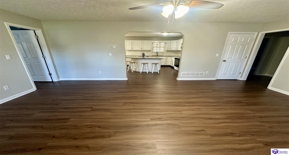 Cherry Hill Drive, Brandenburg, Kentucky 40108, ,2 BathroomsBathrooms,For Sale,Cherry Hill Drive,HK24004212